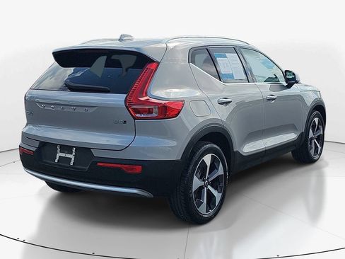 Used 2025 Volvo XC40 B5 Plus AWD/4WD image 6