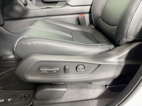 New 2025 Honda Pilot EX-L image 11