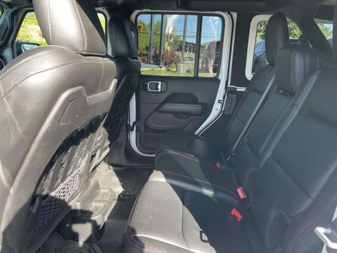 Used 2018 Jeep Wrangler Unlimited Rubicon image 15