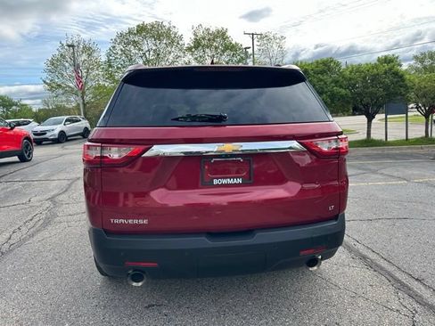 Used 2020 Chevrolet Traverse LT w/ LT Premium Package FWD image 4