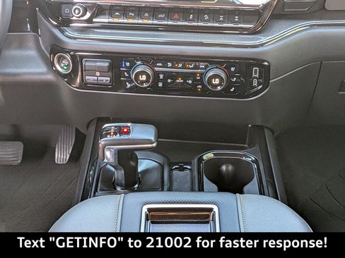 Used 2022 Chevrolet Silverado 1500 ZR2 w/ Technology Package AWD/4WD image 21