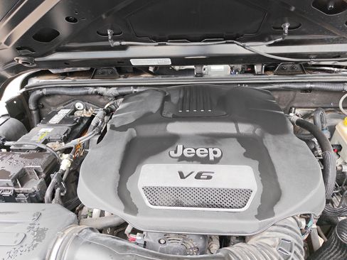 Used 2014 Jeep Wrangler Unlimited Sport w/ Quick Order Package 24S AWD/4WD image 26