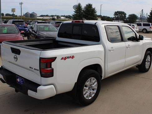 Used 2022 Nissan Frontier SV AWD/4WD image 5