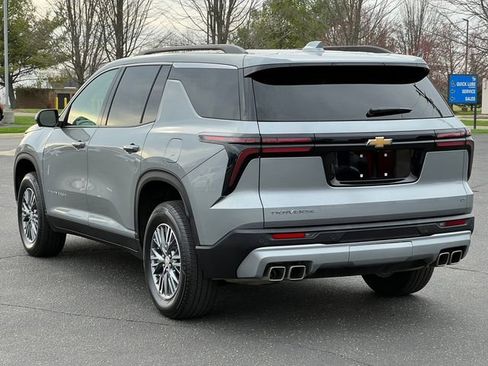 Used 2024 Chevrolet Traverse LT w/ LPO, Floor Liner Package image 12