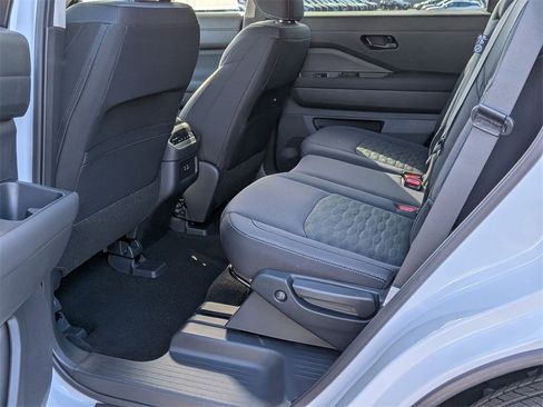 New 2025 Nissan Pathfinder SV image 17
