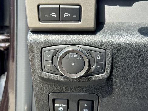 Used 2020 Ford F150 Lariat w/ Equipment Group 502A Luxury AWD/4WD image 33