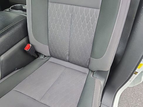 Used 2021 Nissan Titan SV w/ SV Convenience Package image 18