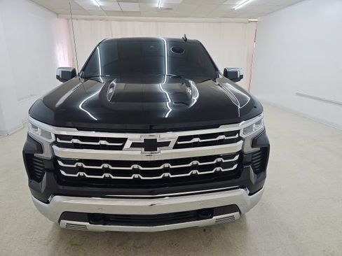 Used 2023 Chevrolet Silverado 1500 LTZ w/ LTZ Premium Package AWD/4WD image 14