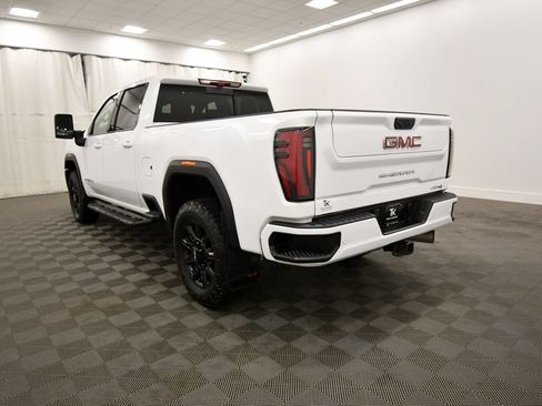 Used 2024 GMC Sierra 3500 AT4 w/ Technology Package AWD/4WD image 5