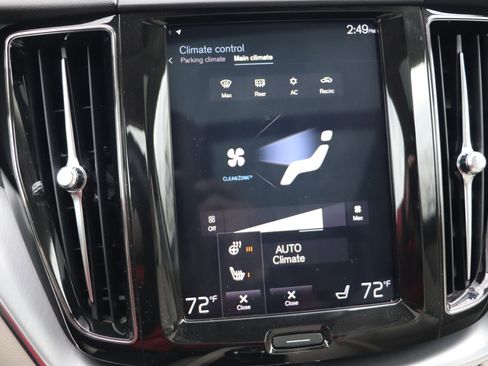 Used 2019 Volvo XC60 T6 Momentum w/ Premium Package image 24