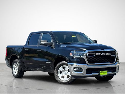 Used 2025 RAM 1500 Big Horn AWD/4WD image 2