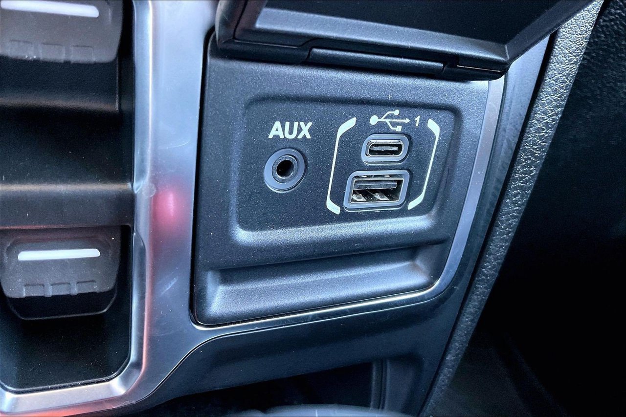Certified 2025 Jeep Wrangler Unlimited Sahara AWD/4WD image 16