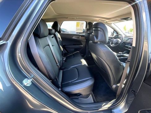Used 2025 Kia Sportage EX w/ EX Premium Package AWD/4WD image 16