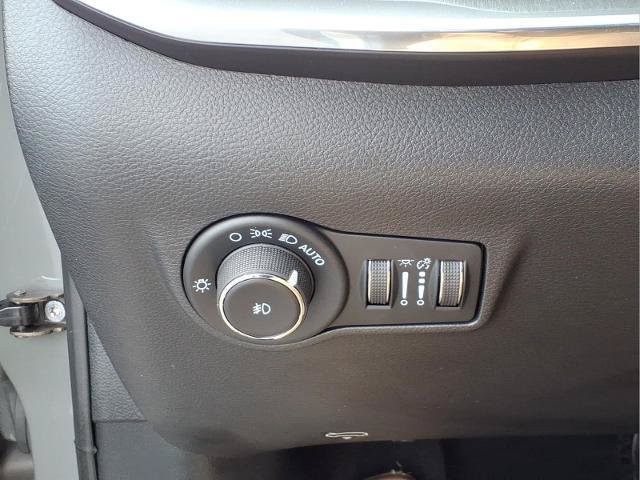 Used 2023 Jeep Compass Limited w/ Elite Group AWD/4WD image 19