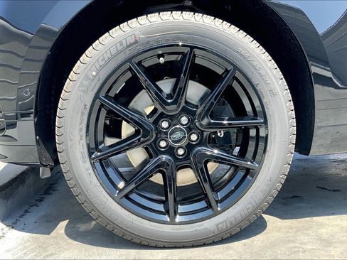 New 2026 Land Rover Range Rover Velar Dynamic SE image 10