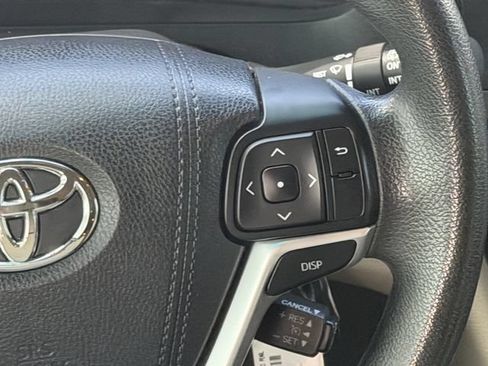 Used 2017 Toyota Sienna LE FWD image 13