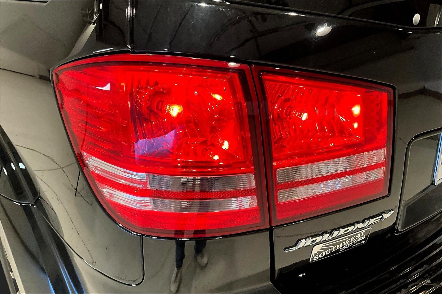Used 2020 Dodge Journey SE w/ Blacktop Package FWD image 23