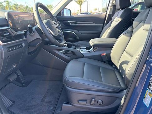 New 2025 Kia Telluride S image 5
