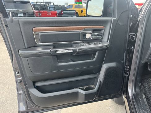 Used 2015 RAM 1500 Laramie w/ Convenience Group image 18