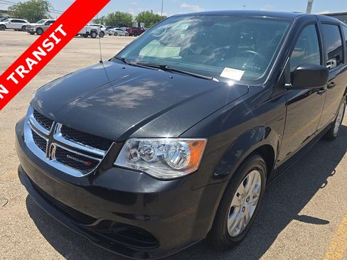 Used 2019 Dodge Grand Caravan SE FWD image 1