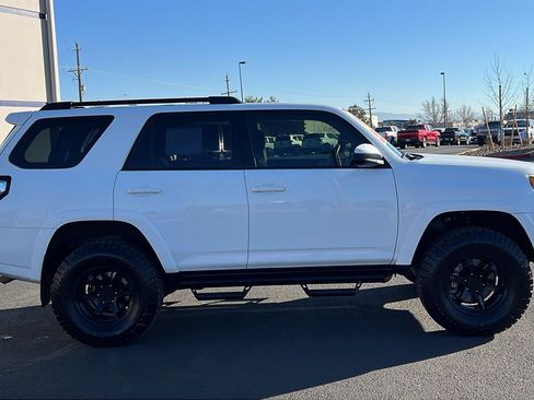 Used 2021 Toyota 4Runner 4WD image 4