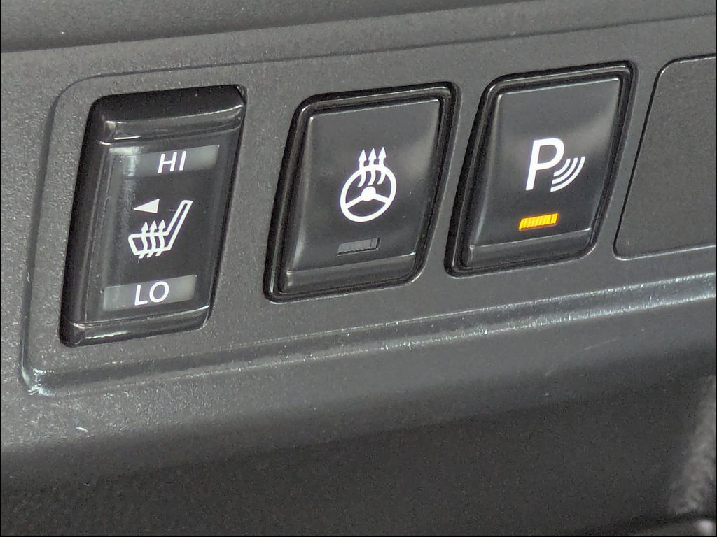 Used 2024 Nissan Frontier SV w/ Technology Package RWD image 27