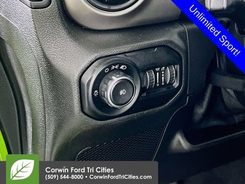 Used 2018 Jeep Wrangler Unlimited Sport AWD/4WD image 19