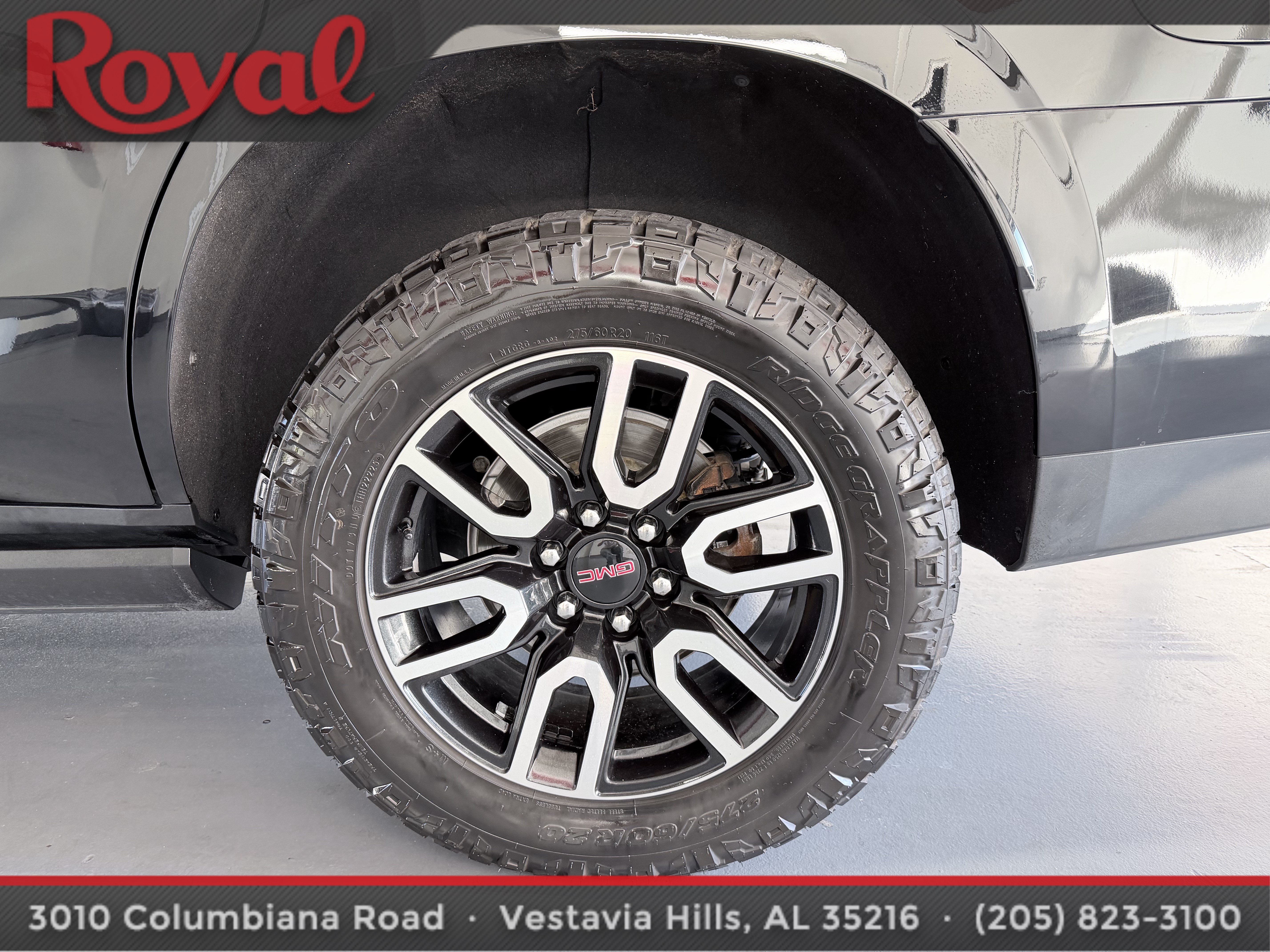 Used 2023 GMC Yukon AT4 w/ AT4 Premium Package AWD/4WD image 11
