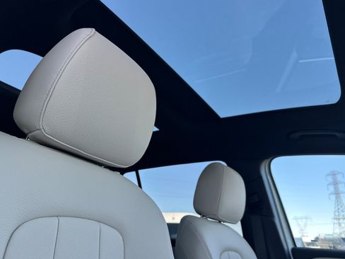 New 2026 Mercedes-Benz GLB 250 4MATIC image 17