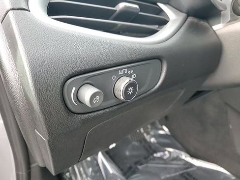 Used 2024 Chevrolet Malibu LT image 11