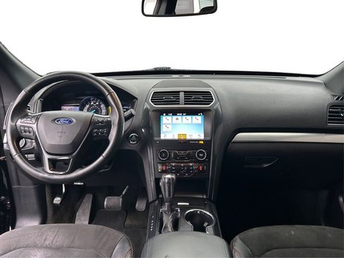 Used 2018 Ford Explorer XLT w/ Equipment Group 202A image 29