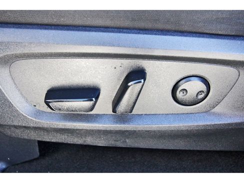 Used 2023 Nissan Pathfinder SV image 29