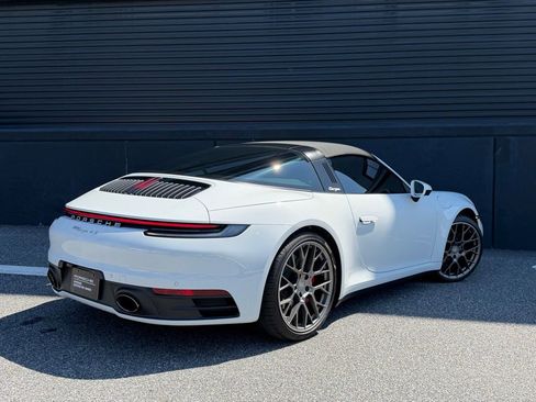 Certified 2022 Porsche 911 Targa 4S image 10