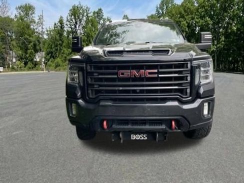 Used 2020 GMC Sierra 2500 AT4 w/ AT4 Premium Package AWD/4WD image 3