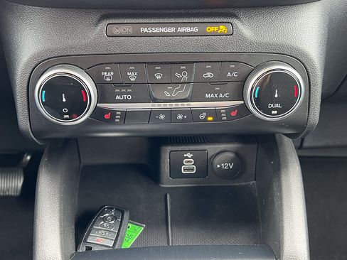 Used 2024 Ford Escape Active AWD/4WD image 25