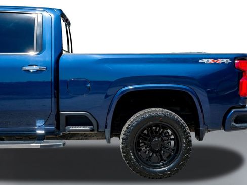 Used 2022 Chevrolet Silverado 2500 LTZ w/ LTZ Plus Package AWD/4WD image 12