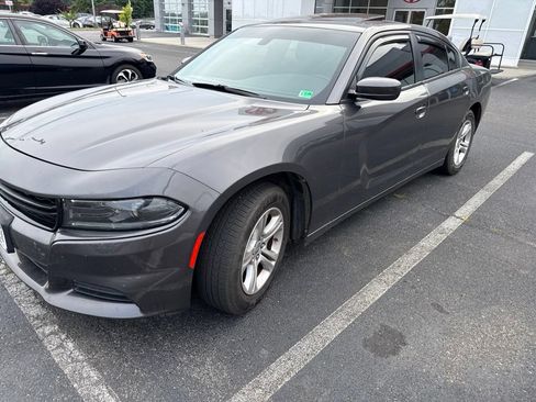 Used 2022 Dodge Charger SXT w/ Leather Interior Group RWD image 2