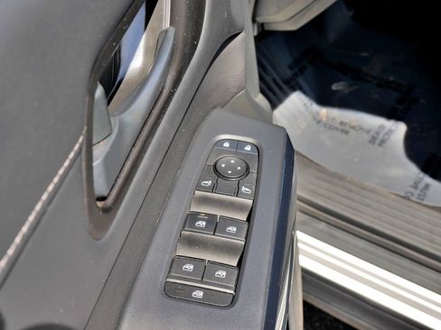 Used 2025 Nissan Pathfinder SV AWD/4WD image 21