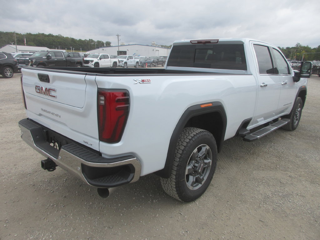 New 2026 GMC Sierra 3500 SLT w/ SLT Premium Package AWD/4WD image 5