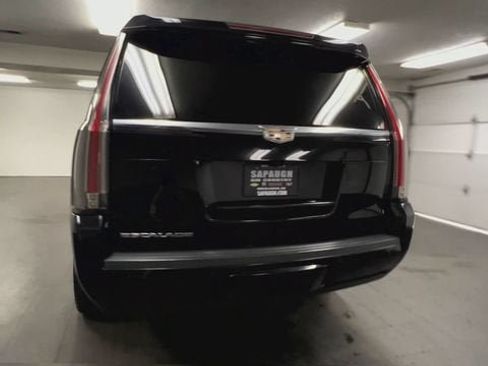 Used 2020 Cadillac Escalade Platinum AWD/4WD image 7