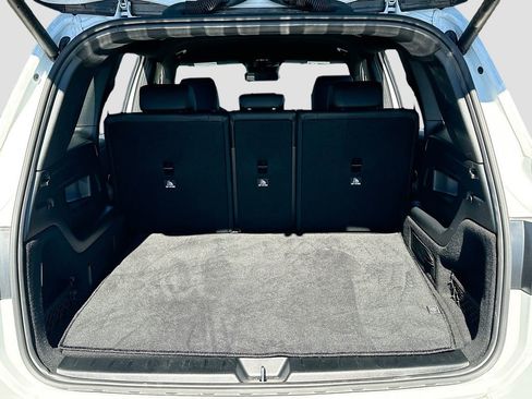 Used 2024 Mercedes-Benz GLB 250 image 24