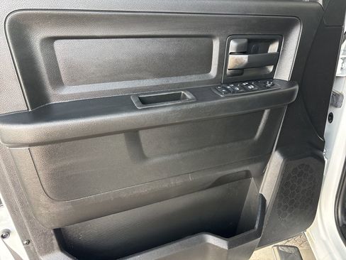 Used 2018 RAM 2500 Tradesman w/ Chrome Appearance Group image 11