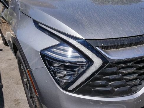 Certified 2024 Kia Sportage LX FWD image 3