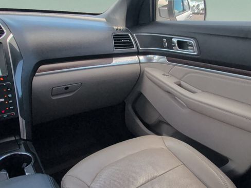 Used 2018 Ford Explorer Limited w/ Equipment Group 301A FWD image 36