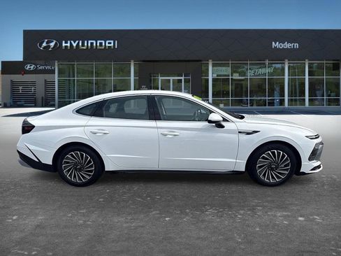 Certified 2025 Hyundai Sonata SEL FWD image 4