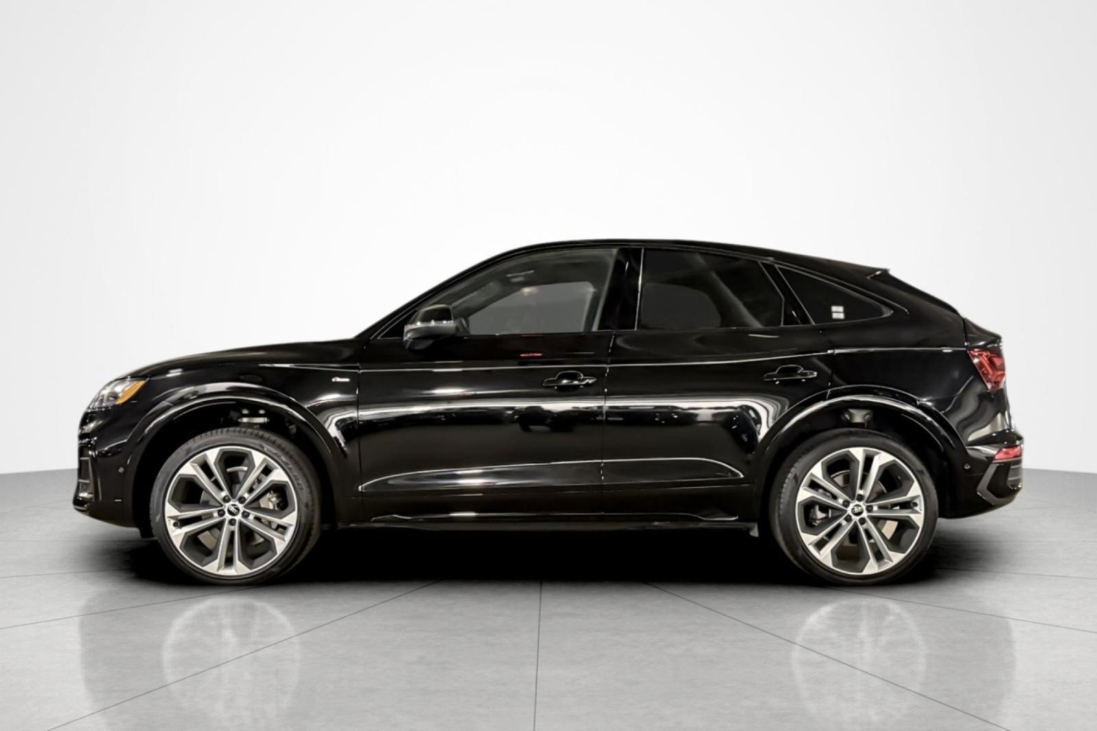 Used 2023 Audi Q5 2.0T Prestige w/ Prestige Package AWD/4WD image 2
