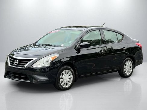 Used 2019 Nissan Versa S FWD image 3