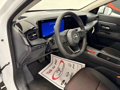 New 2025 Nissan Kicks SR image 12