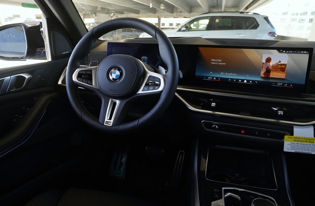Used 2026 BMW X5 M60i AWD/4WD image 13