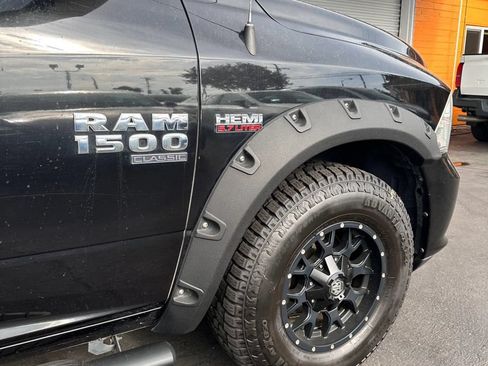 Used 2019 RAM 1500 Express AWD/4WD image 2